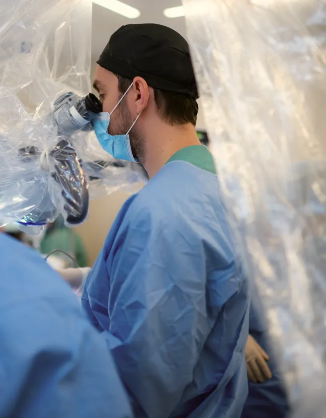Cirurgia de Coluna por Vídeo Endoscópica — Dr. Danilo Marcato